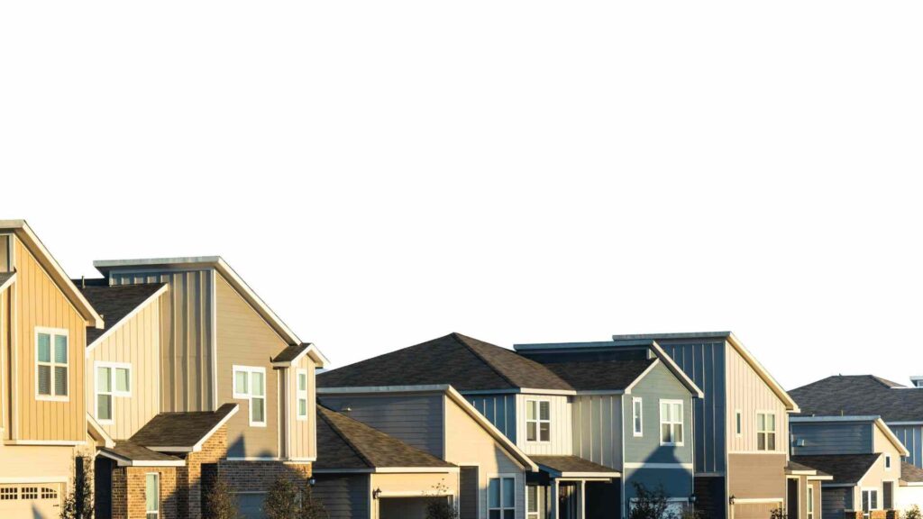 This image showcases a beautiful house in Bend, Oregon, highlighting the successful acquisition facilitated by a mortgage broker.